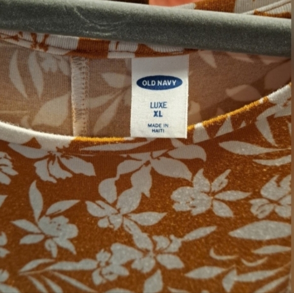 !Bundle! 5 Tank Tops - Picture 5 of 11